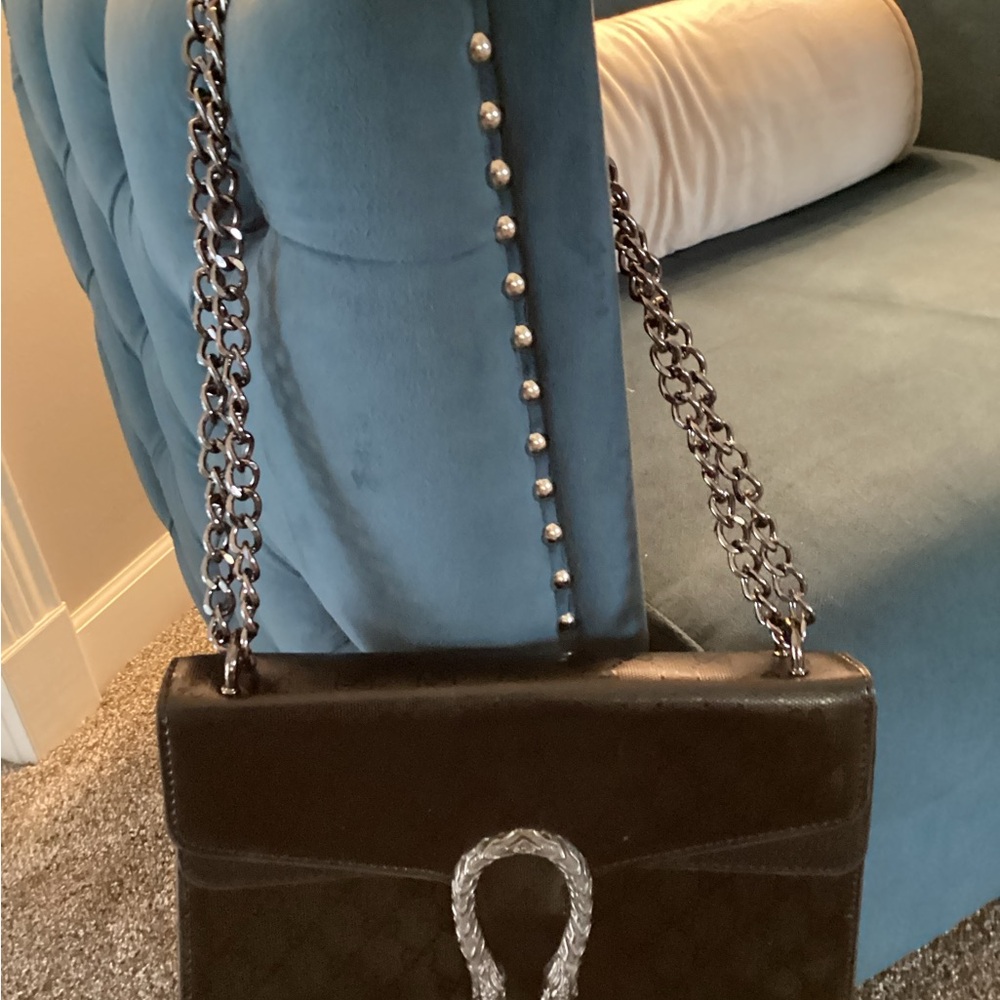 Elegant Black Chain Shoulder Bag - Picture 4 of 13